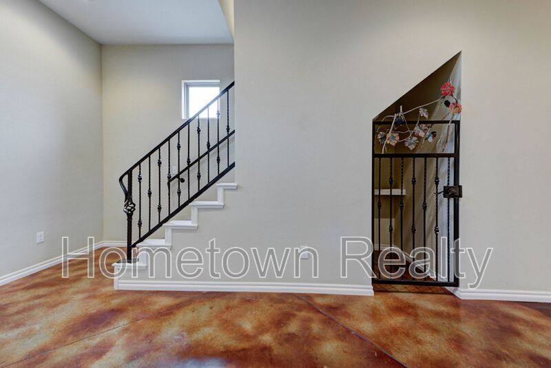 Townhouse for rent at 463 S Fretz Ave, Edmond, OK 73003
