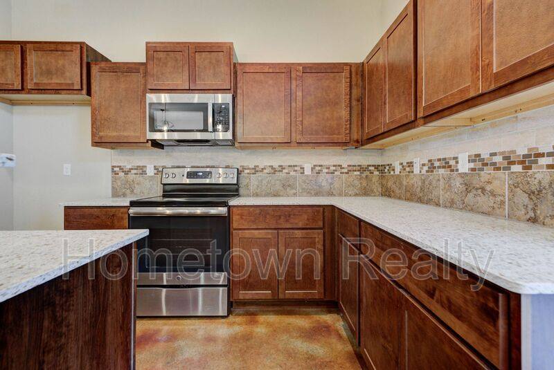 Townhouse for rent at 463 S Fretz Ave, Edmond, OK 73003