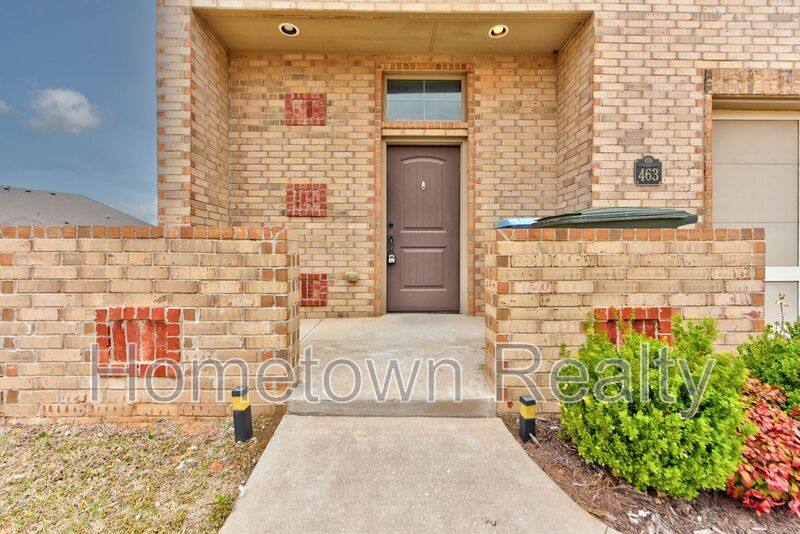 Townhouse for rent at 463 S Fretz Ave, Edmond, OK 73003