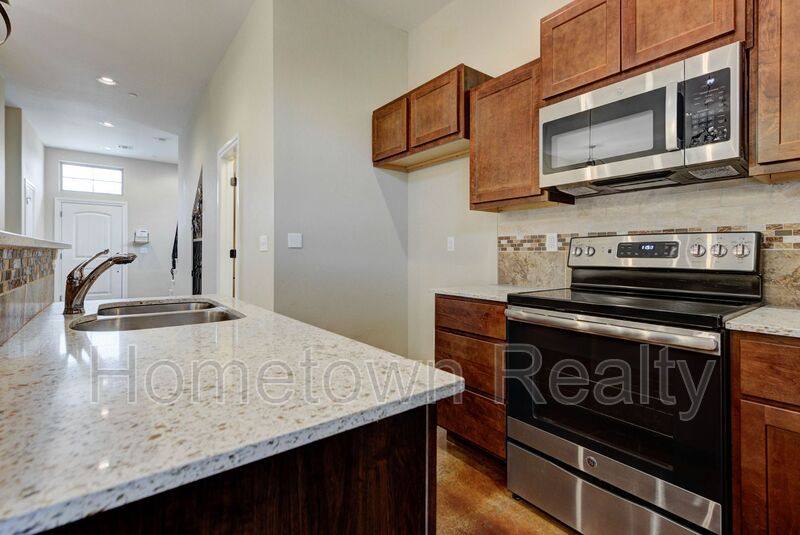 Townhouse for rent at 463 S Fretz Ave, Edmond, OK 73003