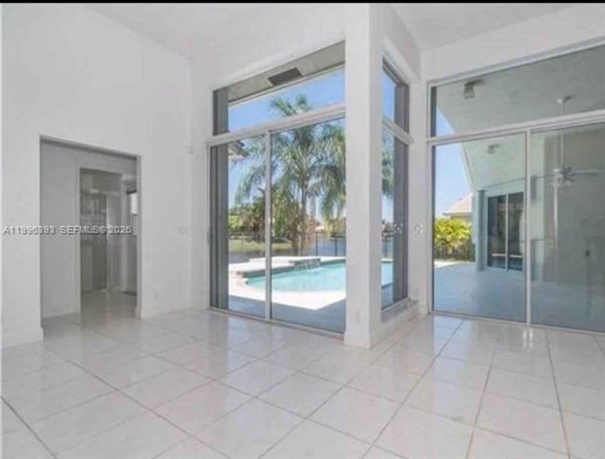 House for rent at 3066 Lakewood Circle, Fort Lauderdale, FL 33332