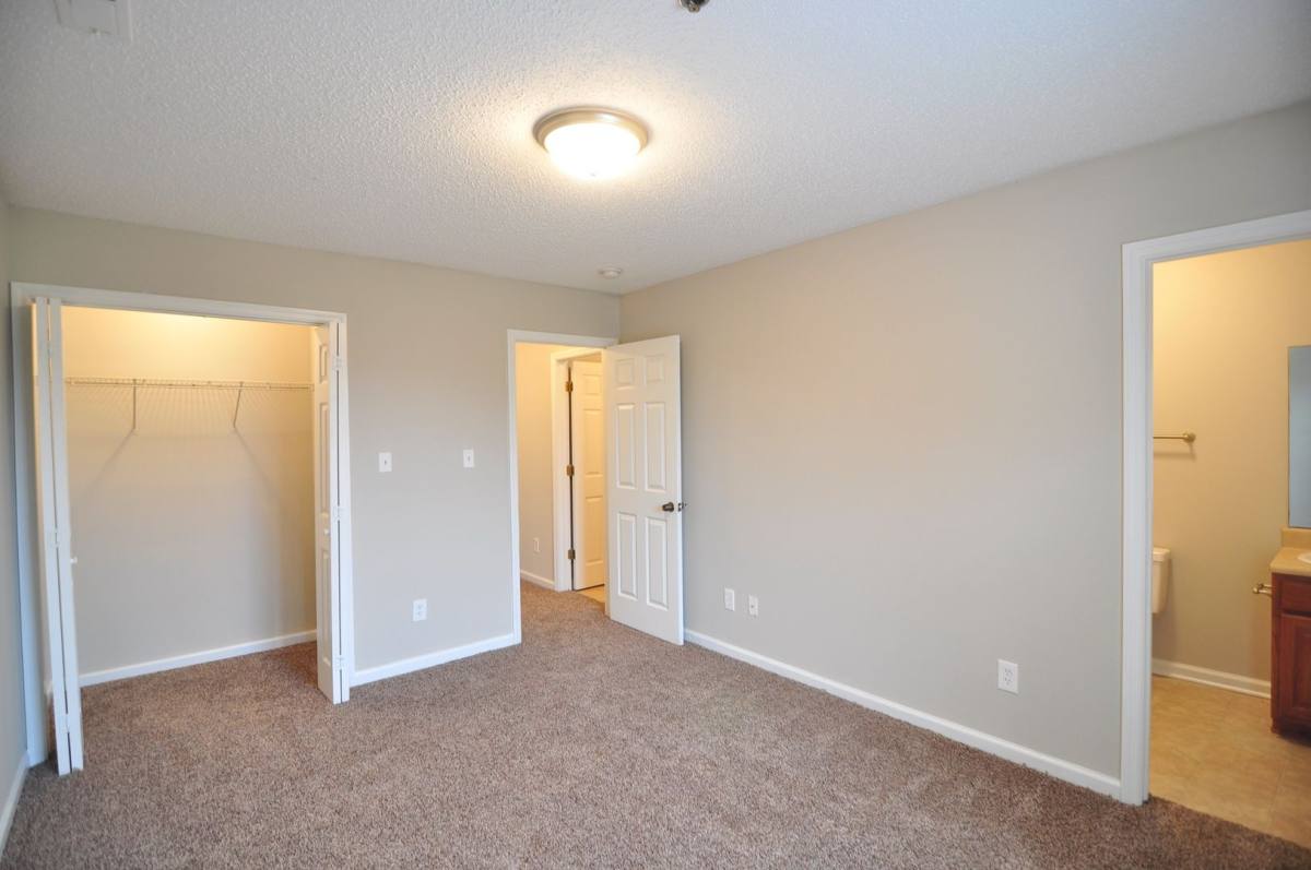 Apartment for rent at 2911 Wimberly Dr, Decatur, AL 35603