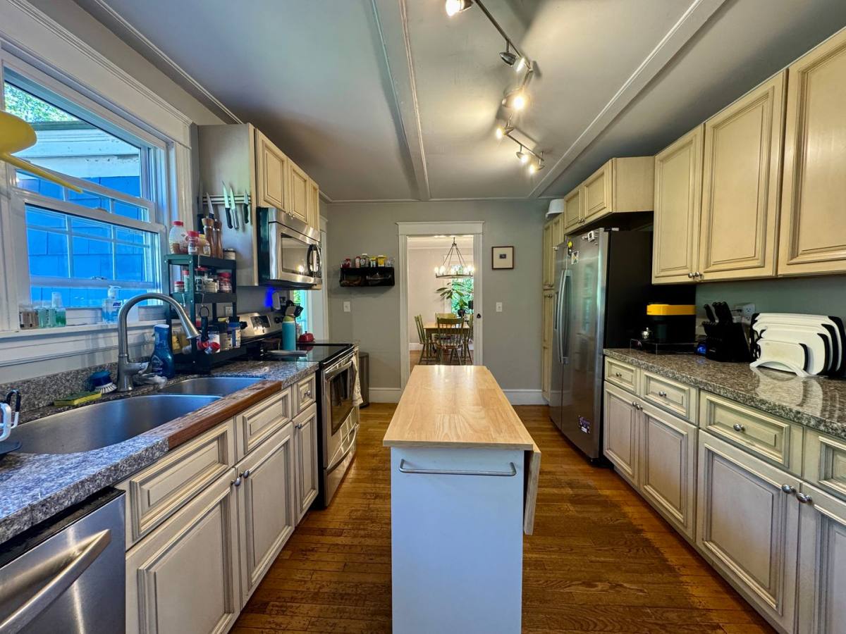 House for rent at 275 Middle Rd, Falmouth, ME 04105