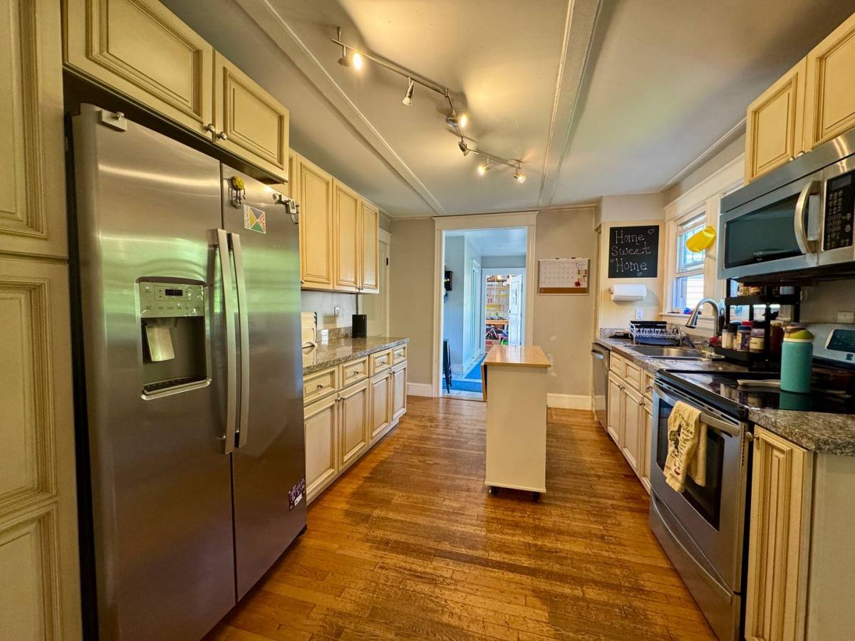 House for rent at 275 Middle Rd, Falmouth, ME 04105