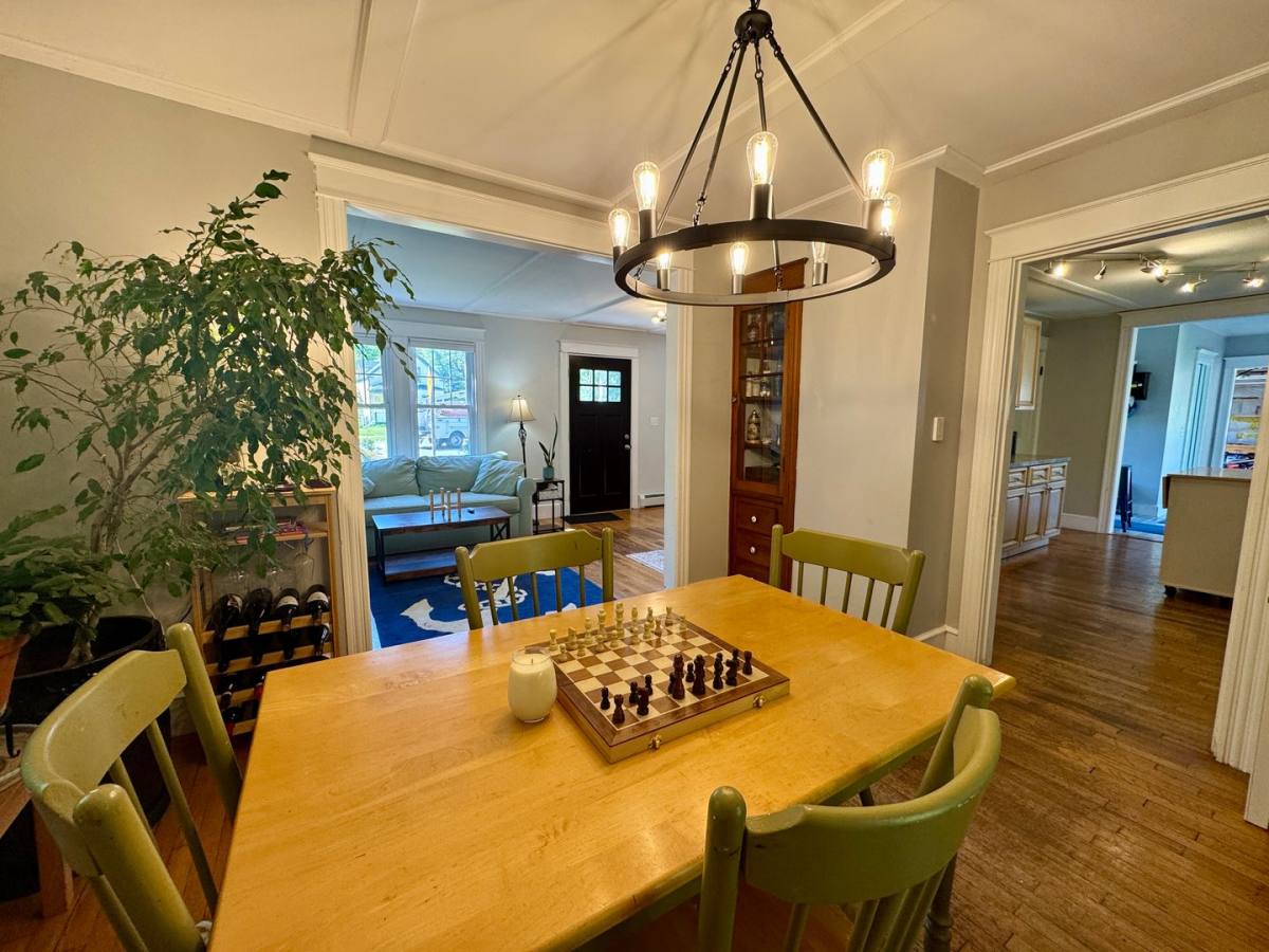 House for rent at 275 Middle Rd, Falmouth, ME 04105