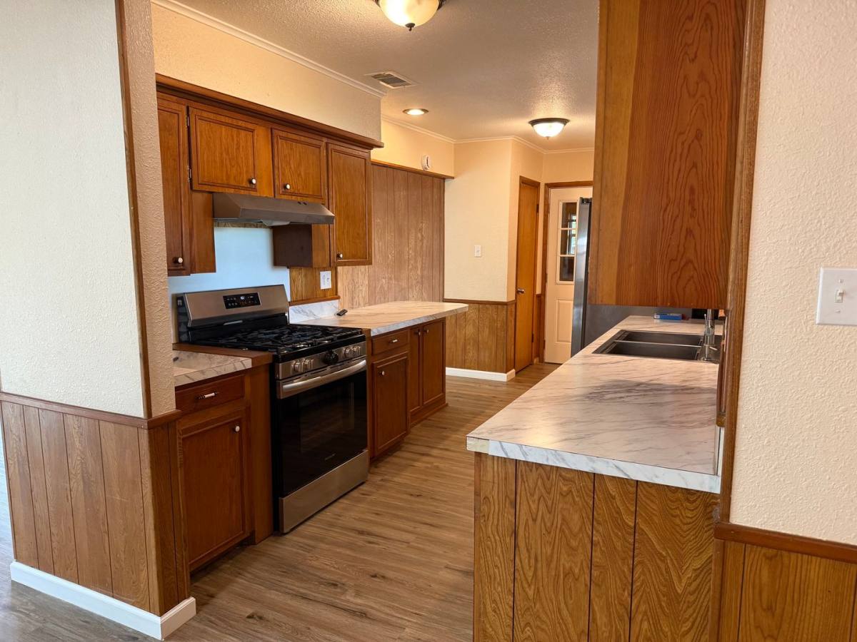 House for rent at 216 Randy Dr, Whitesboro, TX 76273