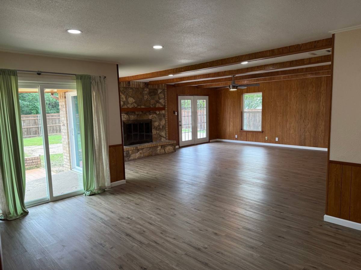 House for rent at 216 Randy Dr, Whitesboro, TX 76273