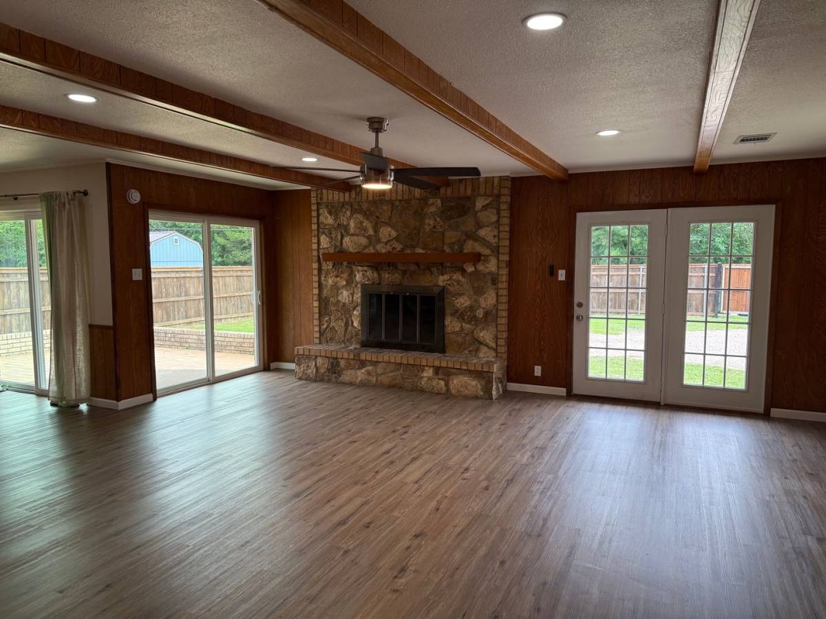 House for rent at 216 Randy Dr, Whitesboro, TX 76273