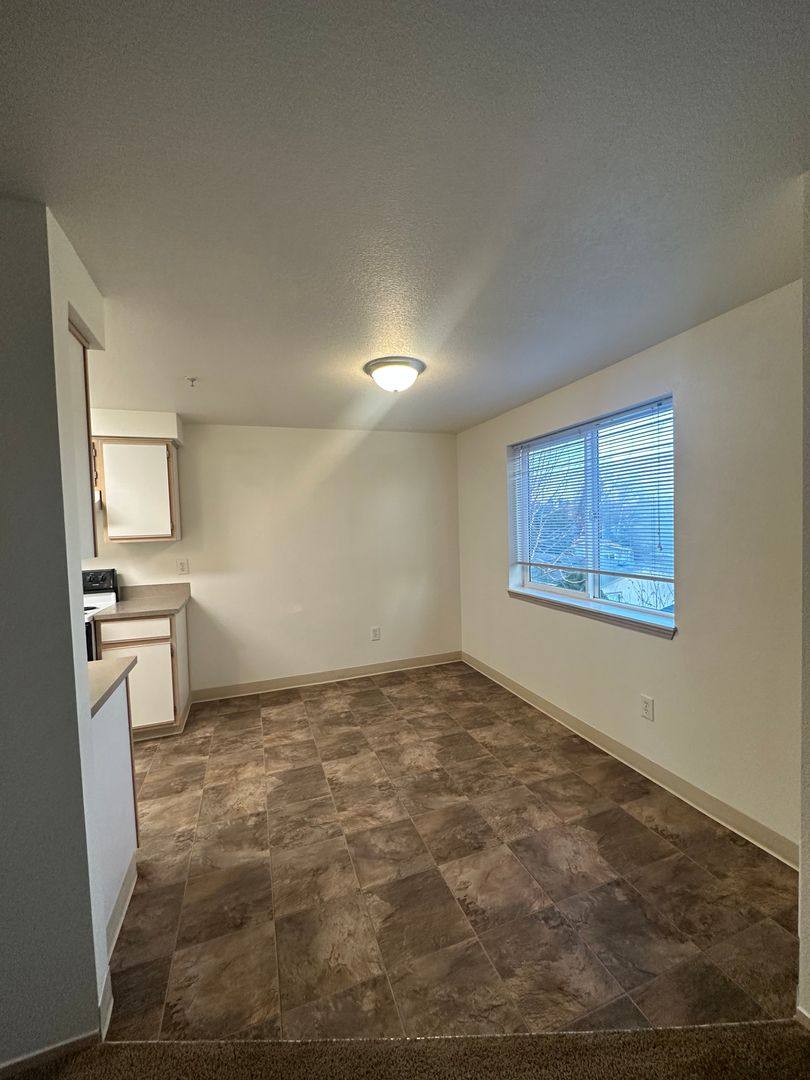 Apartment for rent at 5110 10th Ave NE, Salem, OR 97303