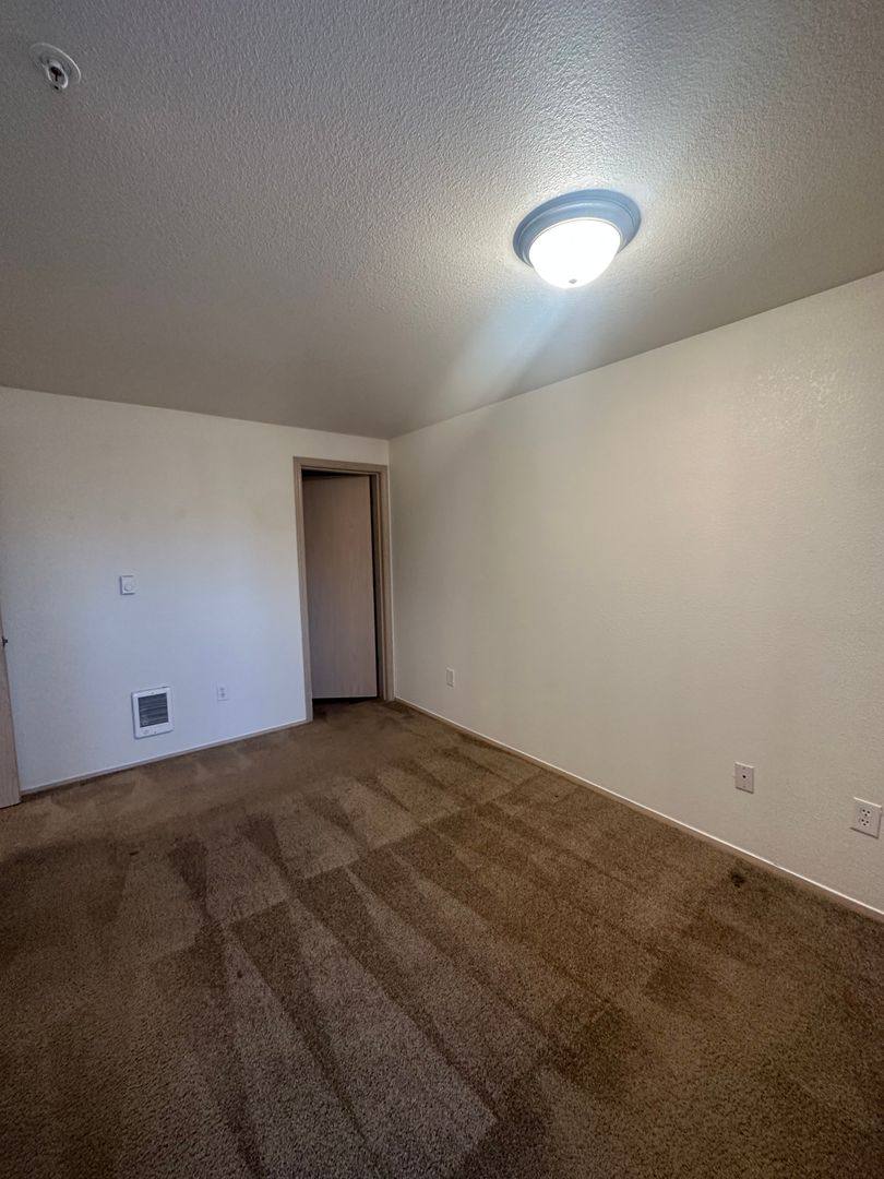 Apartment for rent at 5110 10th Ave NE, Salem, OR 97303