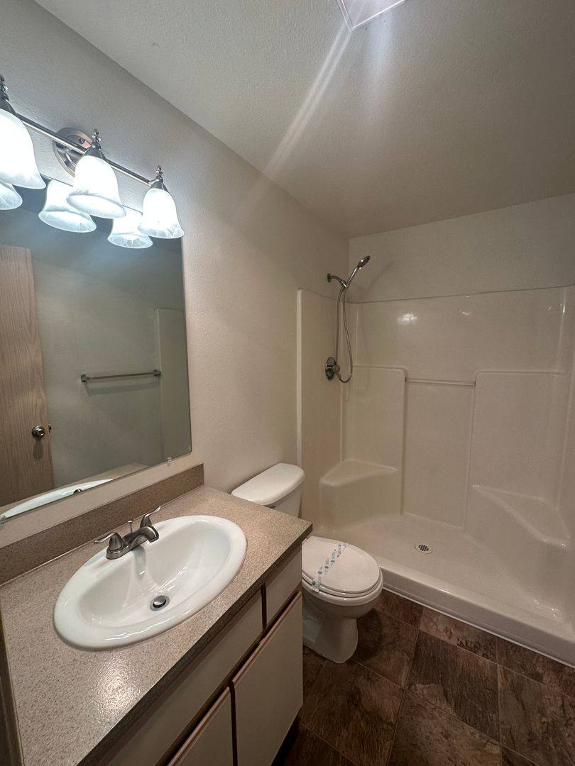 Apartment for rent at 5110 10th Ave NE, Salem, OR 97303