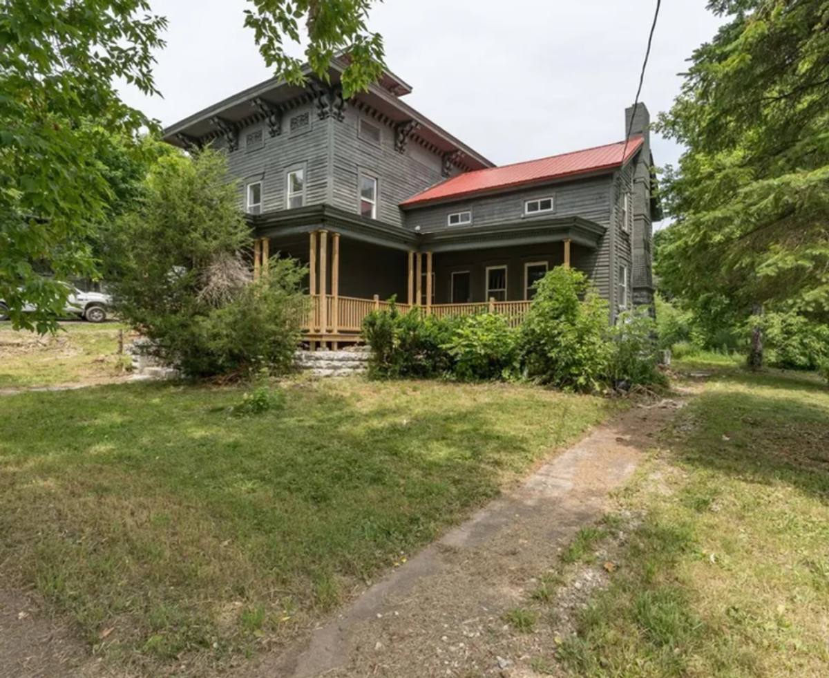 Apartment for rent at 31 Main St, Antwerp, NY 13608
