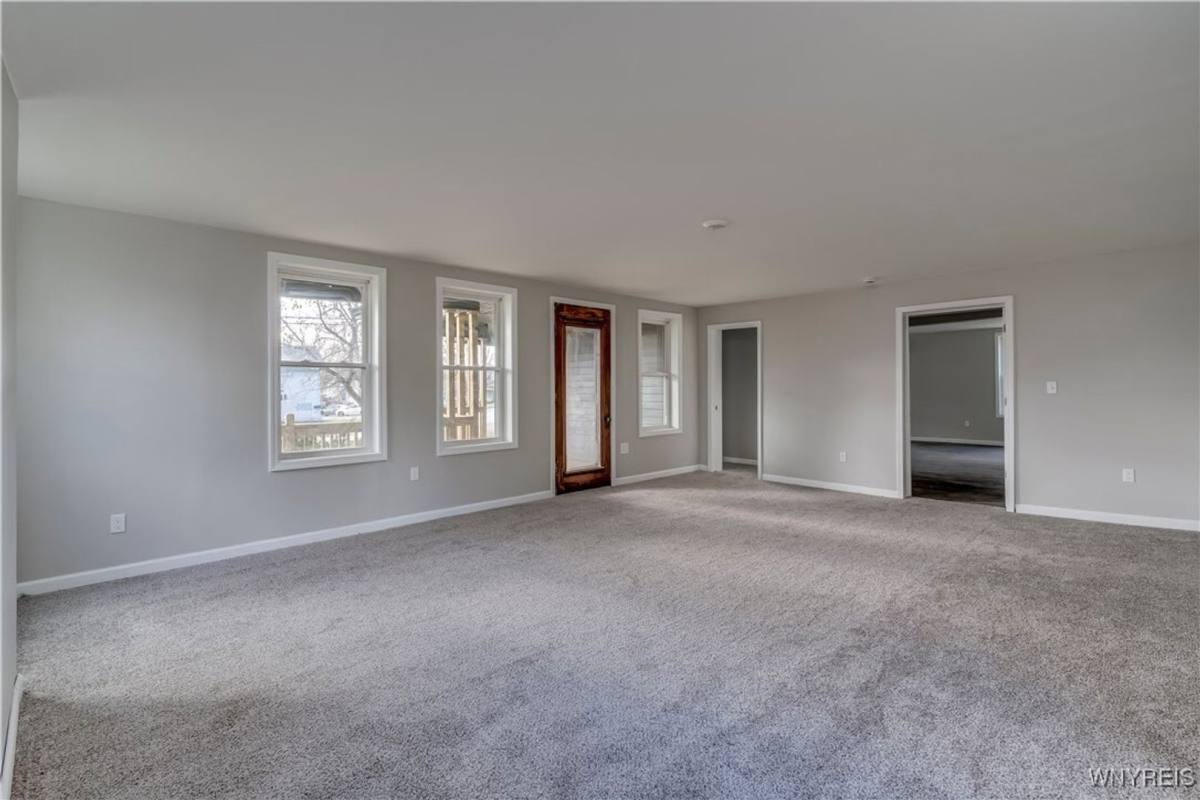 Apartment for rent at 31 Main St, Antwerp, NY 13608