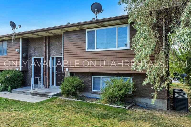 Townhouse for rent at 234 W Foxbridge Dr, Midvale, UT 84047