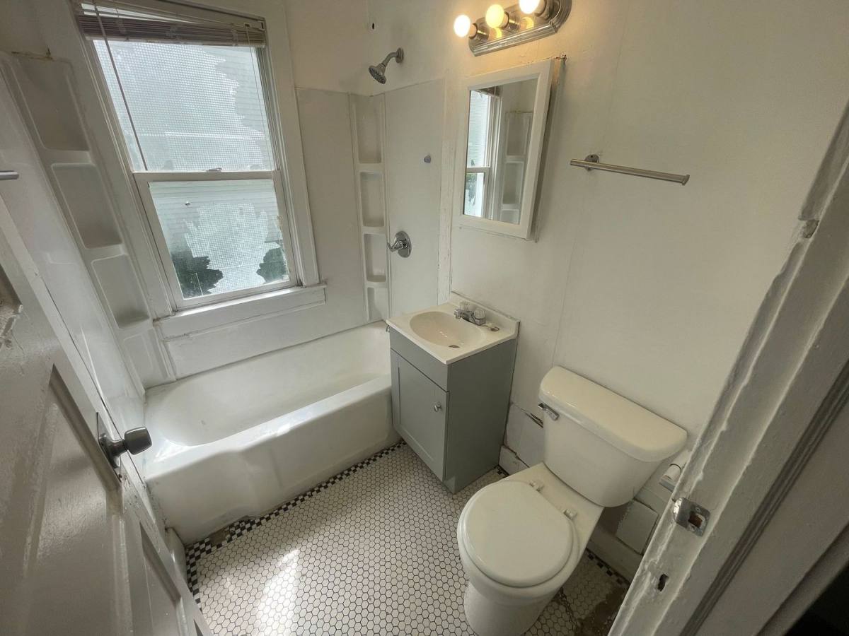 Apartment for rent at 502-504 N 32nd St, Milwaukee, WI 53208