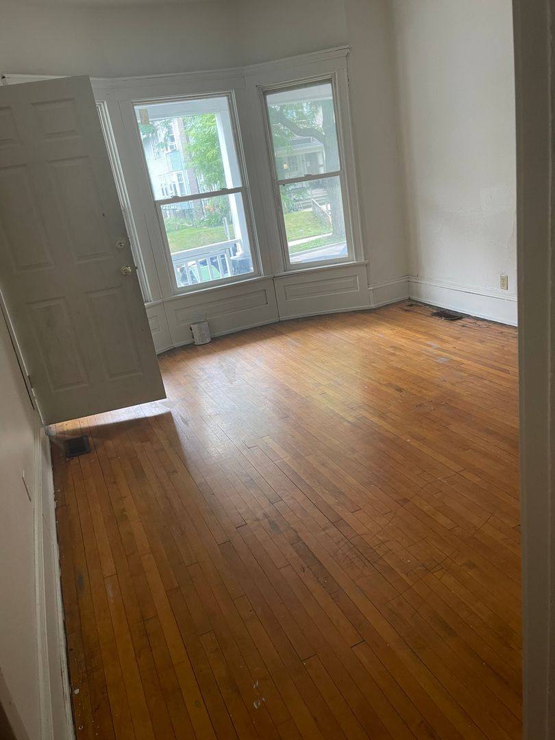 Apartment for rent at 502-504 N 32nd St, Milwaukee, WI 53208