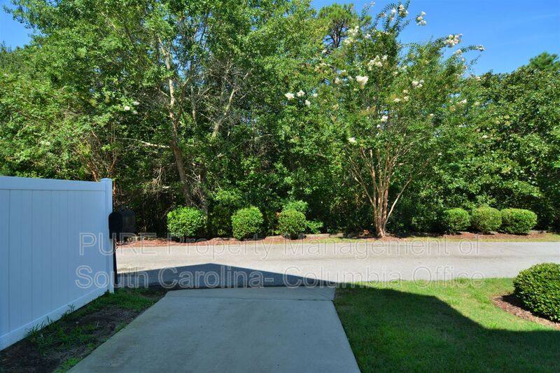 Townhouse for rent at 122 Baysdale Dr, Columbia, SC 29229