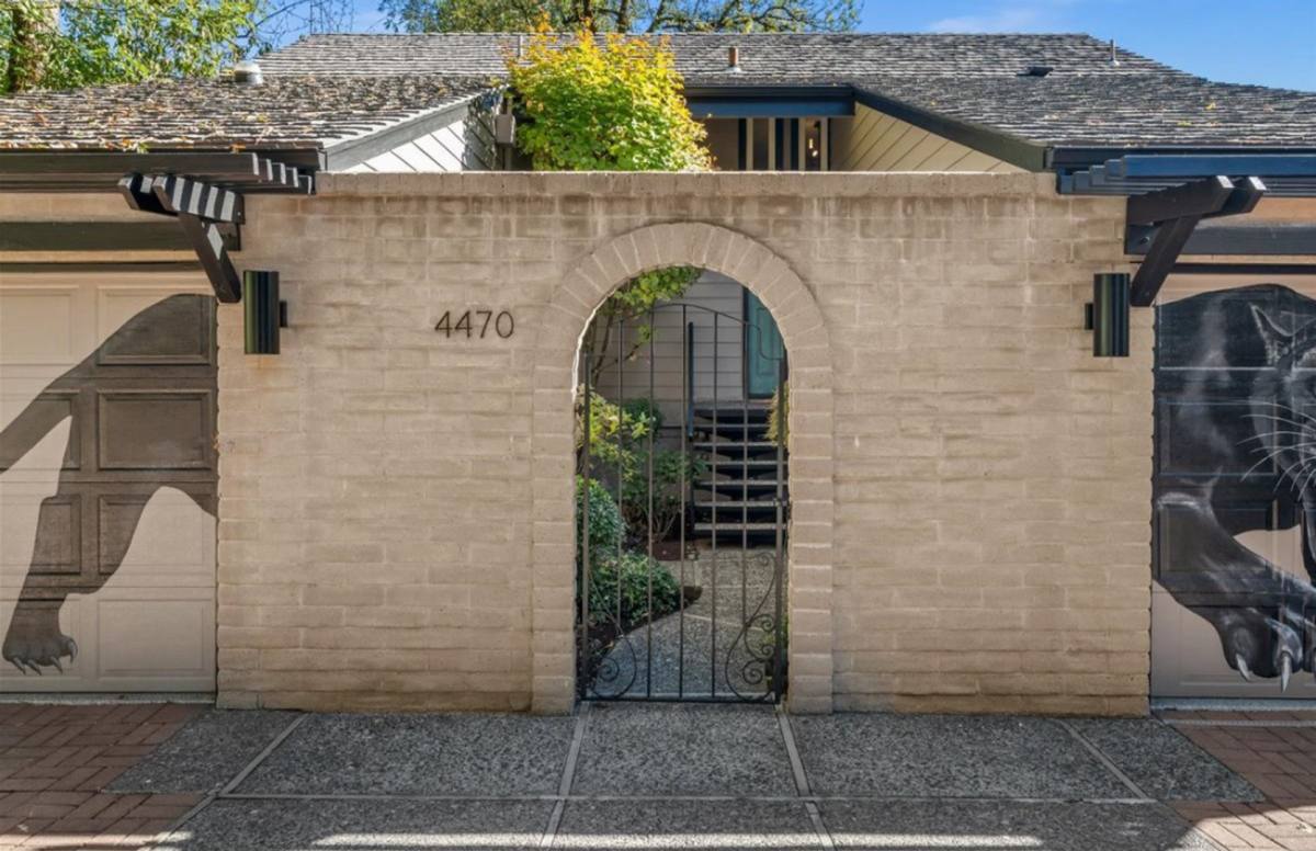 House for rent at 4470 Lakeview Blvd, Lake Oswego, OR 97035