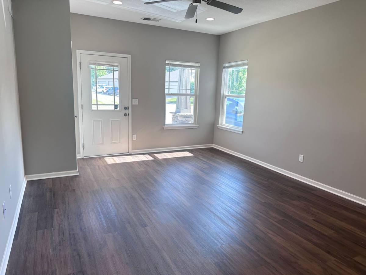 Townhouse for rent at 509 SE Maple Dr, Blue Springs, MO 64014
