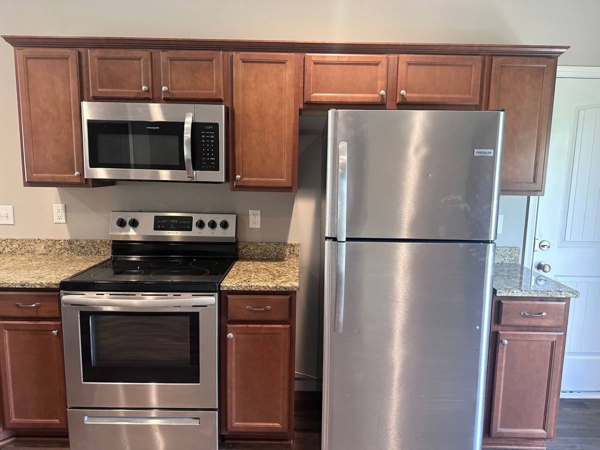 Townhouse for rent at 509 SE Maple Dr, Blue Springs, MO 64014