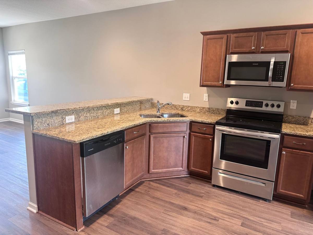 Townhouse for rent at 509 SE Maple Dr, Blue Springs, MO 64014