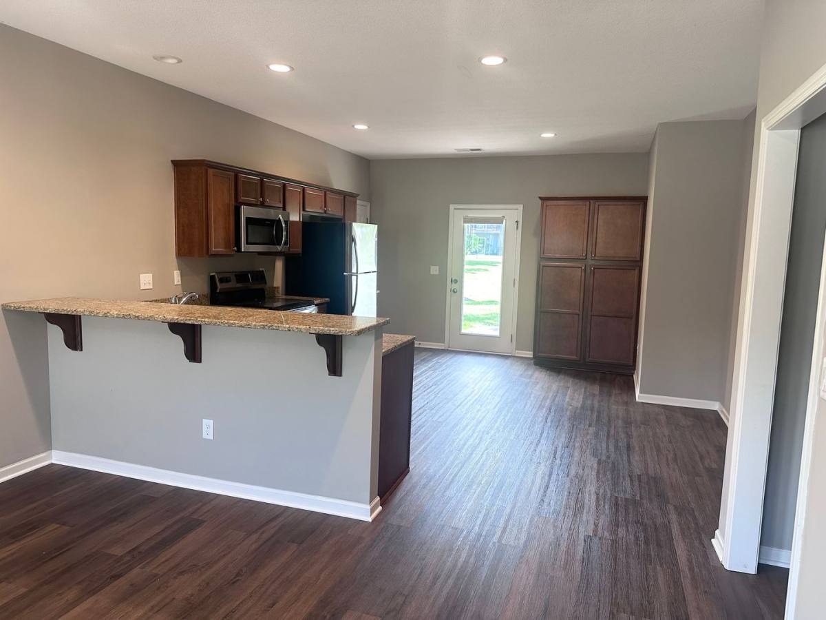 Townhouse for rent at 509 SE Maple Dr, Blue Springs, MO 64014