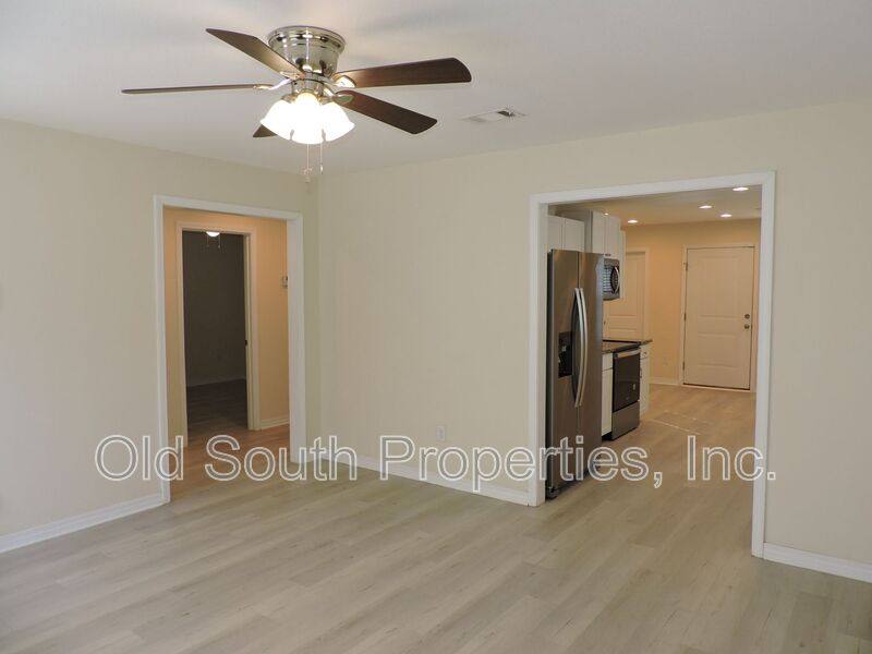 House for rent at 1000 Polk Ave, Pensacola, FL 32507