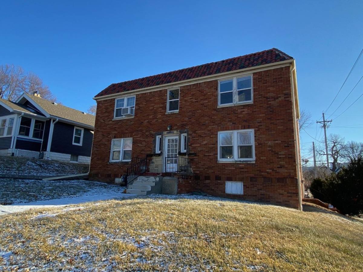 Apartment for rent at 4339 Wakeley, Omaha, NE 68131