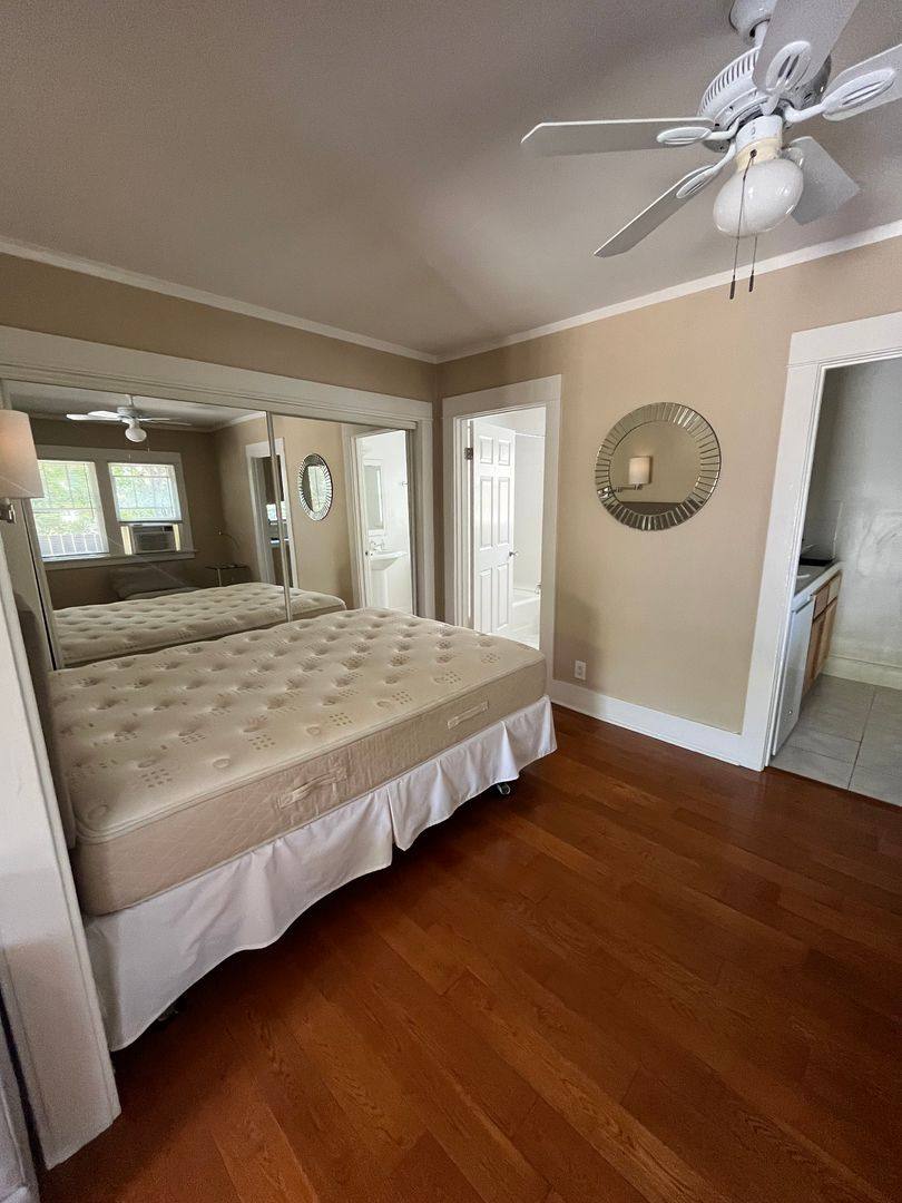 Apartment for rent at 301-303 N Hudson Ave, Pasadena, CA 91101