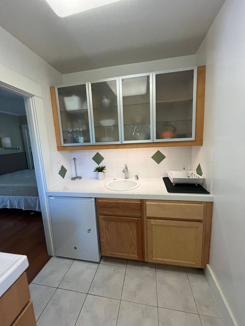 Apartment for rent at 301-303 N Hudson Ave, Pasadena, CA 91101