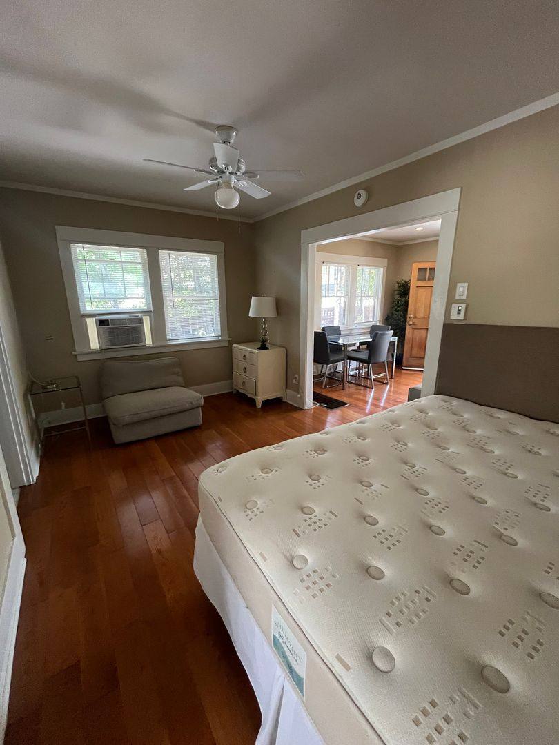 Apartment for rent at 301-303 N Hudson Ave, Pasadena, CA 91101