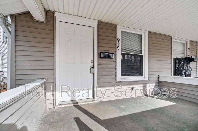 Apartment for rent at 926 W 32nd St, Indianapolis, IN 46208