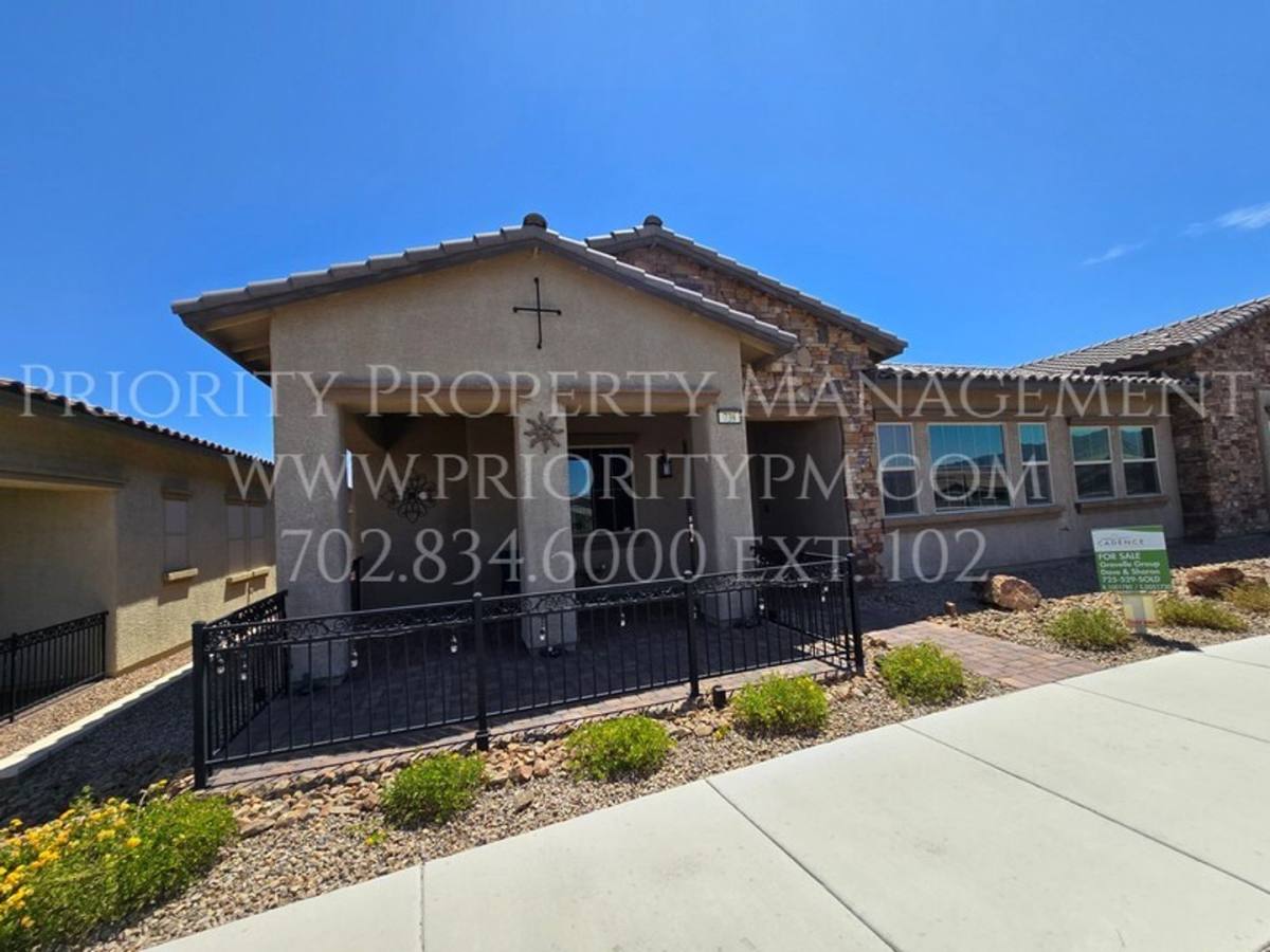 Townhouse for rent at 738 Purple Knoll Walk, Henderson, NV 89011