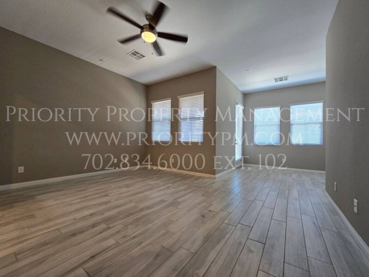 Townhouse for rent at 738 Purple Knoll Walk, Henderson, NV 89011