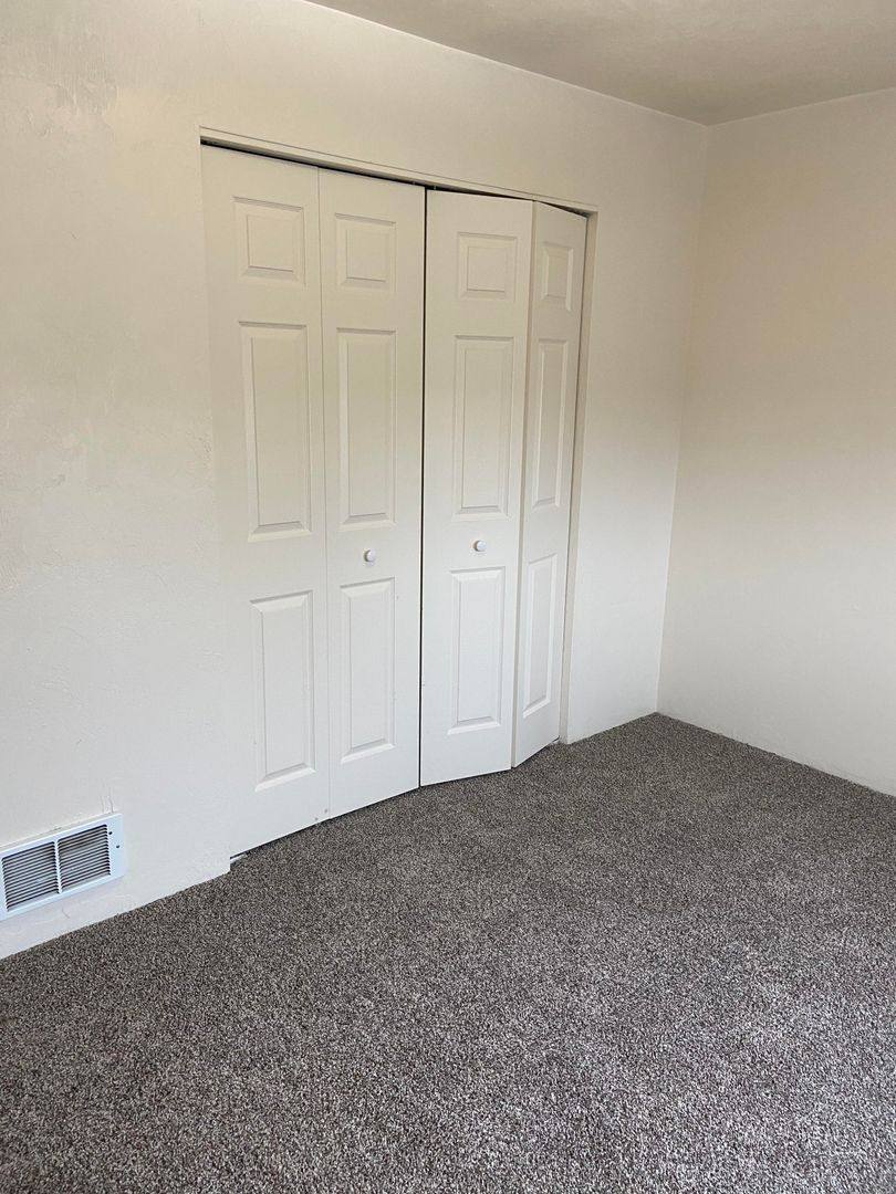 Apartment for rent at 960 Anderson Lane, Springfield, OR 97477