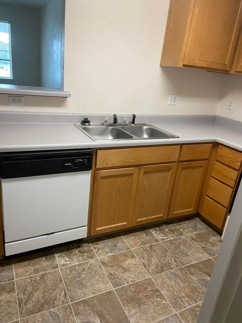Apartment for rent at 960 Anderson Lane, Springfield, OR 97477