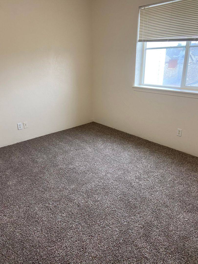 Apartment for rent at 960 Anderson Lane, Springfield, OR 97477