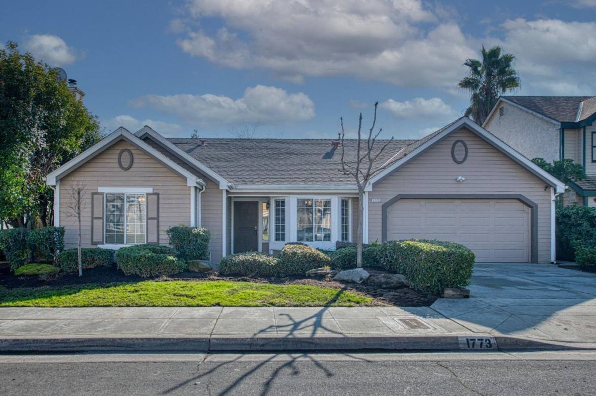House for rent at 1773 E Frederick Ave, Fresno, CA 93720