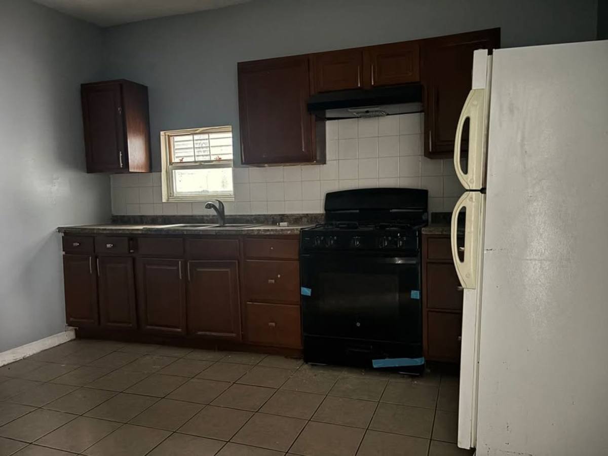 Apartment for rent at 482 Avon, Newark, NJ 07108