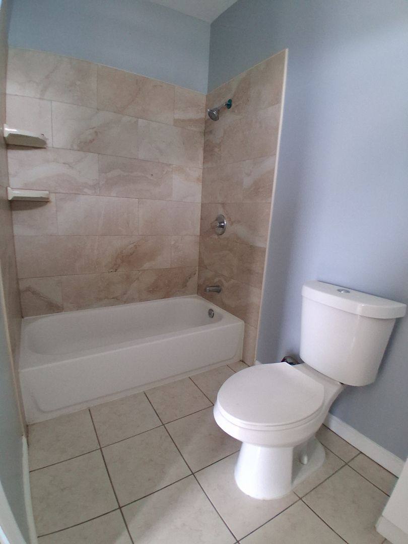 Apartment for rent at 483 Avon, Newark, NJ 07108