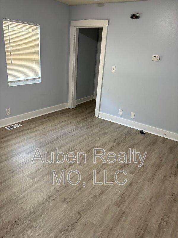 Apartment for rent at 507 Henrie St #2, Excelsior Springs, MO 64024