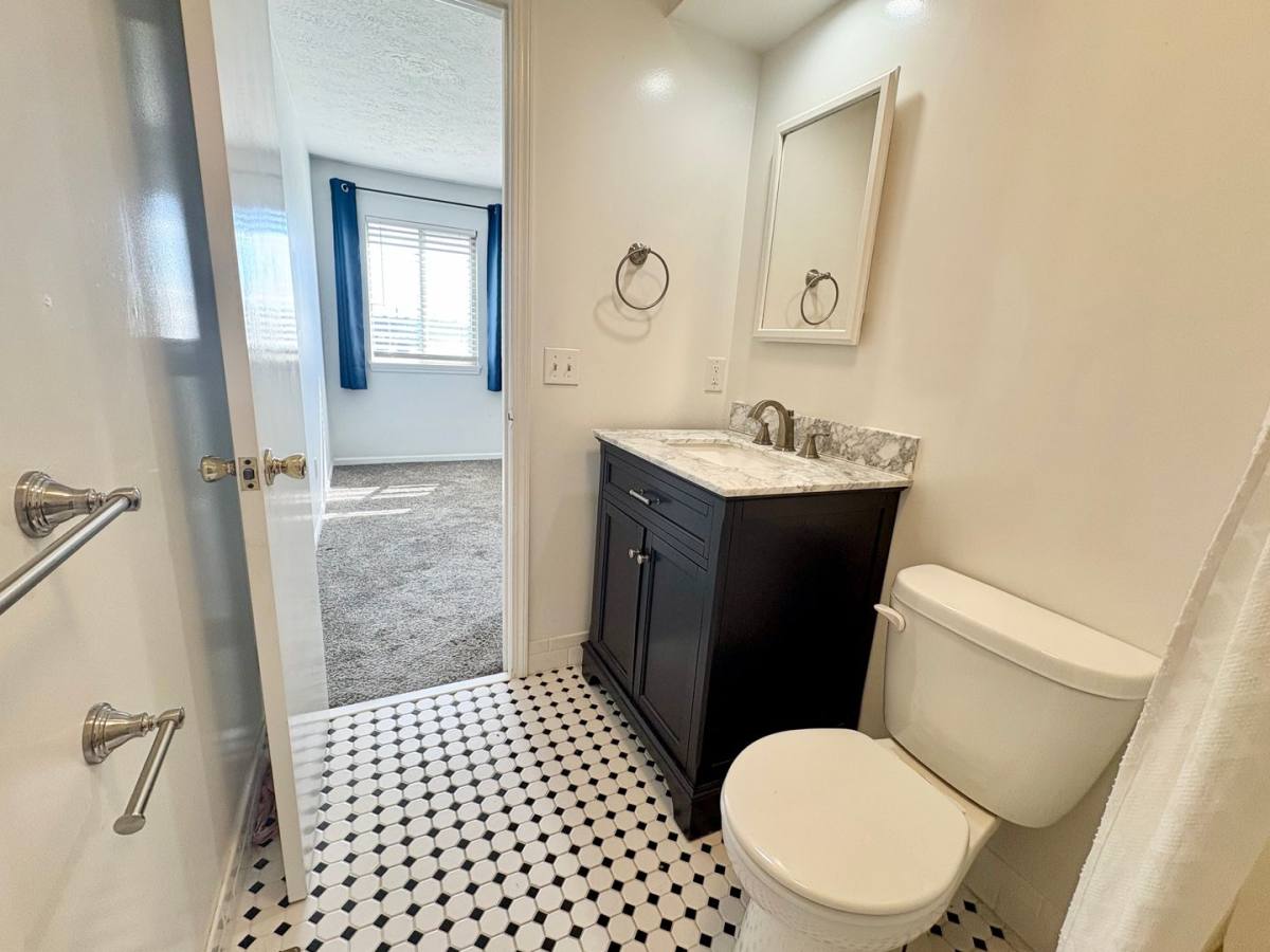 4420 Jarboe St, Kansas City, MO 64111 - Apartment for Rent - Image 10