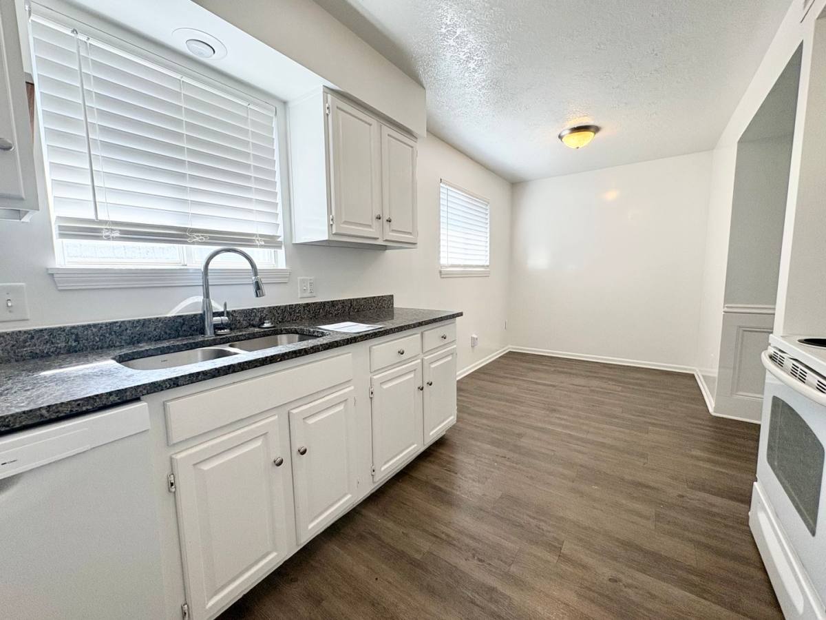 4420 Jarboe St, Kansas City, MO 64111 - Apartment for Rent - Image 6