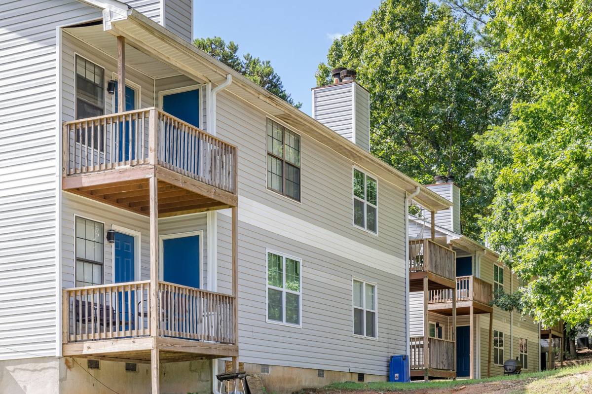 Apartment for rent at 563 Briar Hill Court, Riverdale, GA 30274