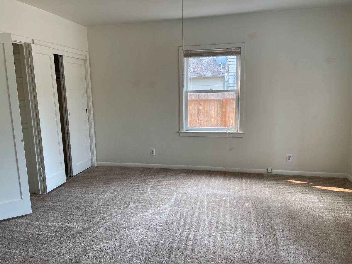 House for rent at 655 W Fairhaven St, Roseburg, OR 97471