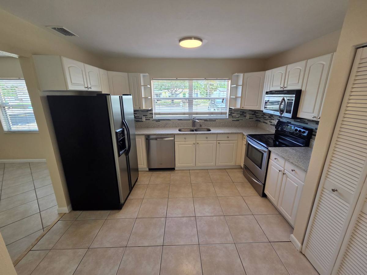 House for rent at 2910 W Pearl Ave, Tampa, FL 33611