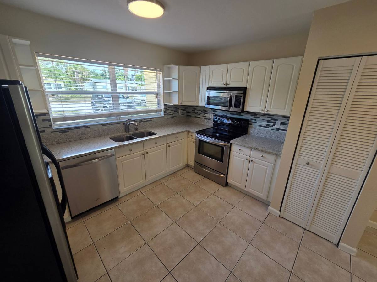House for rent at 2910 W Pearl Ave, Tampa, FL 33611