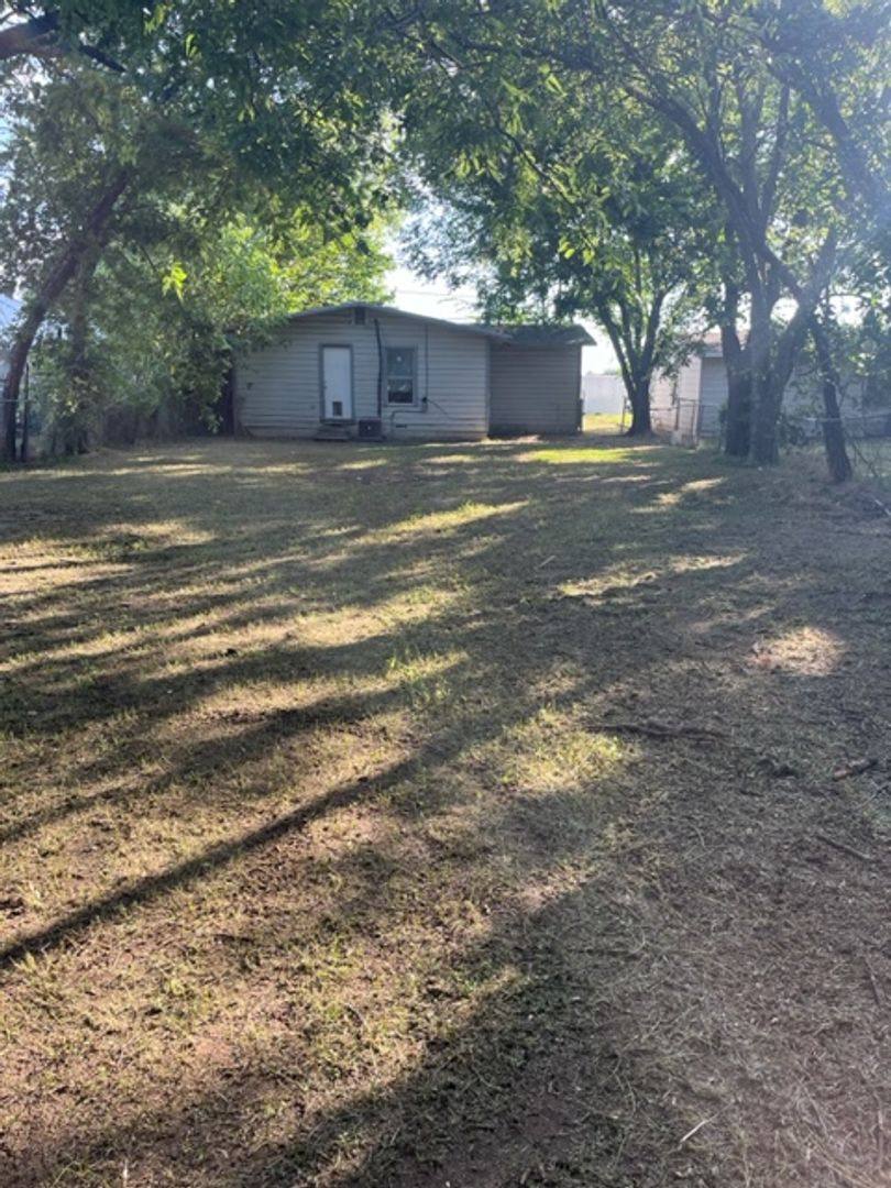 House for rent at 1610 N Anglin, Cleburne, TX 76031