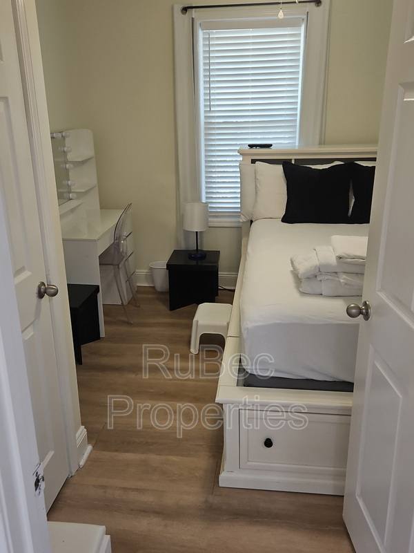 Apartment for rent at 1813 Brewton St, Charlotte, NC 28206