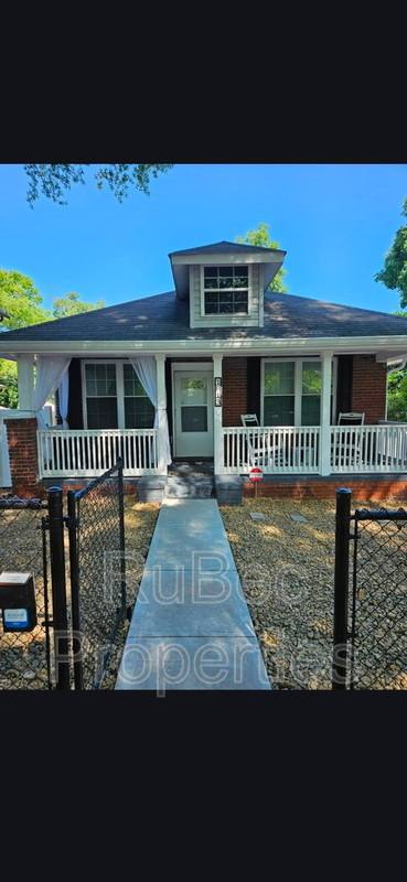 Apartment for rent at 1813 Brewton St, Charlotte, NC 28206